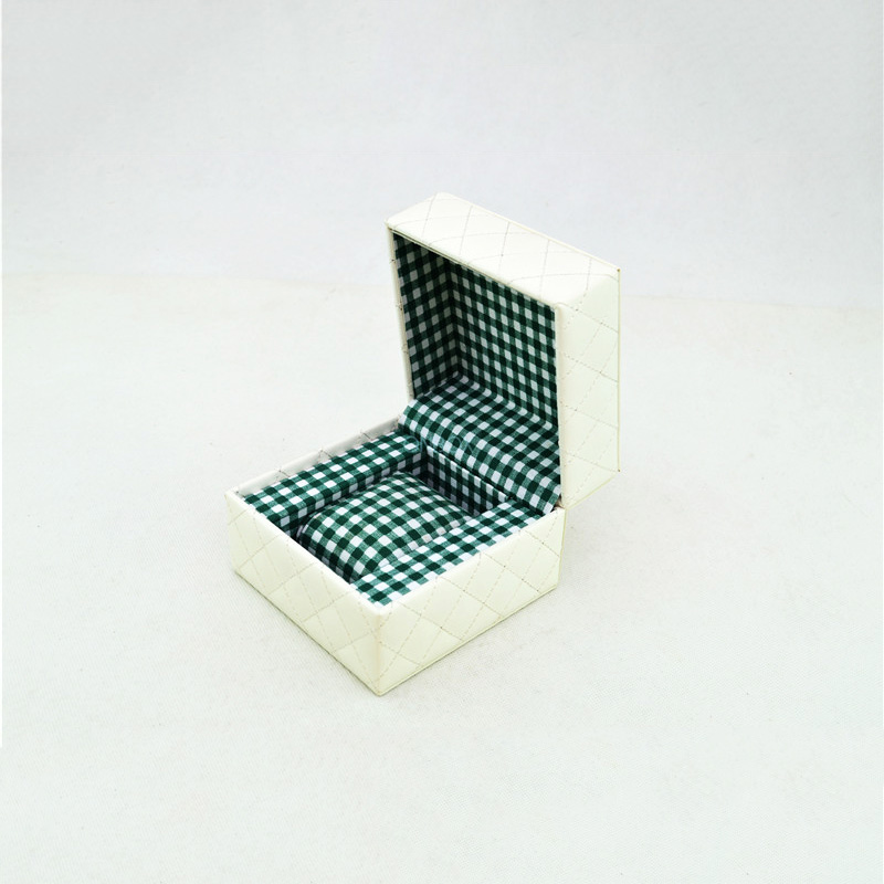 Luxury White Quilted PU Watch Box - Custom Leather Watch Case with Checkered Lining