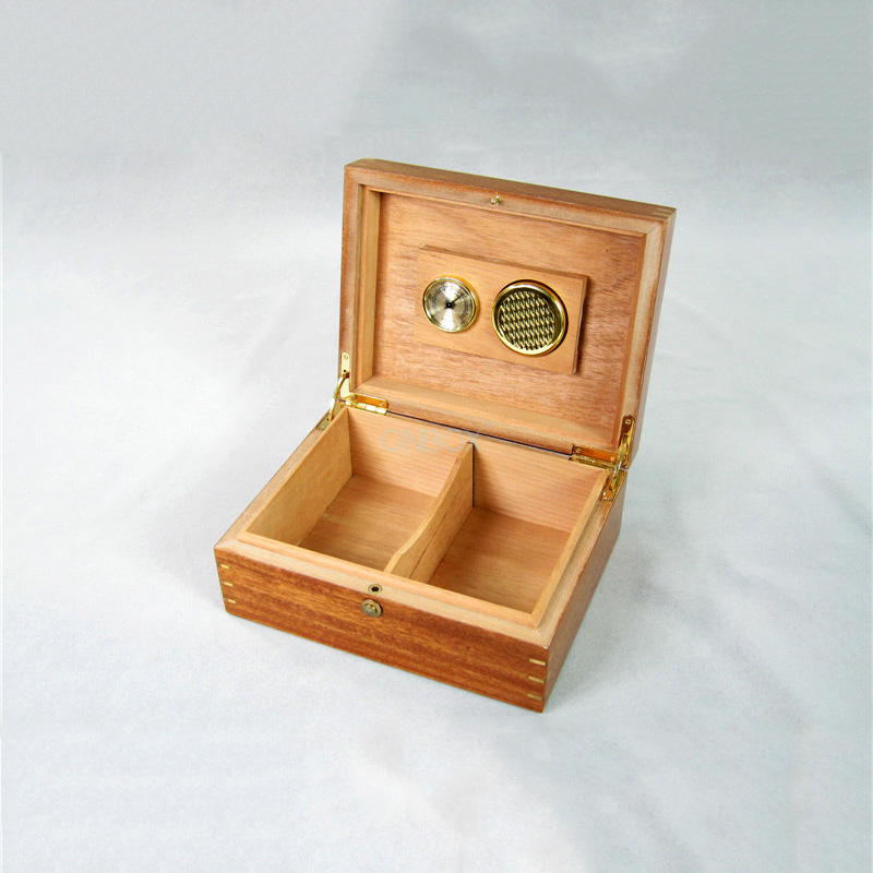 High-Gloss Wooden Cigar Box with Humidifier & Hygrometer - Luxury Cedar-Lined Storage Case
