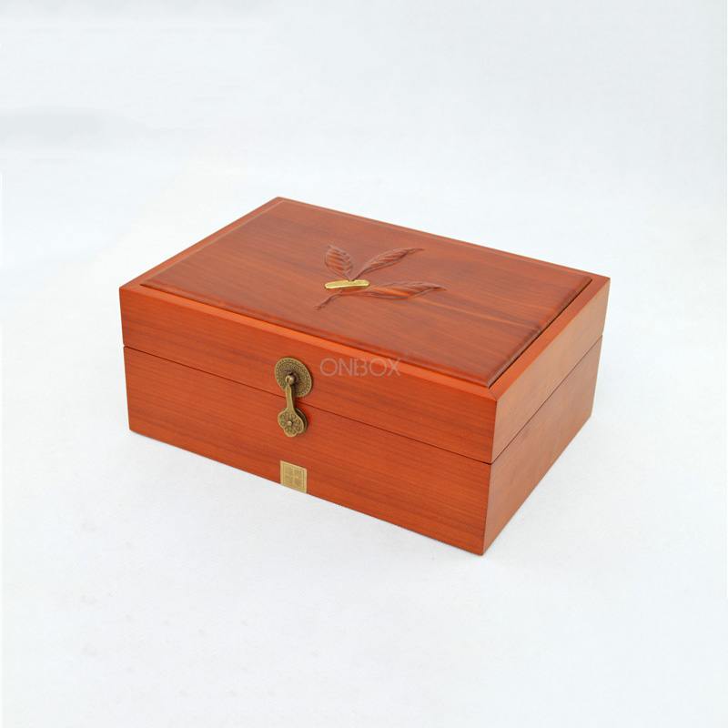Matte Wood Luxury Gift Box with Embossed Leaf Detail - Customizable Storage for Premium Gifts
